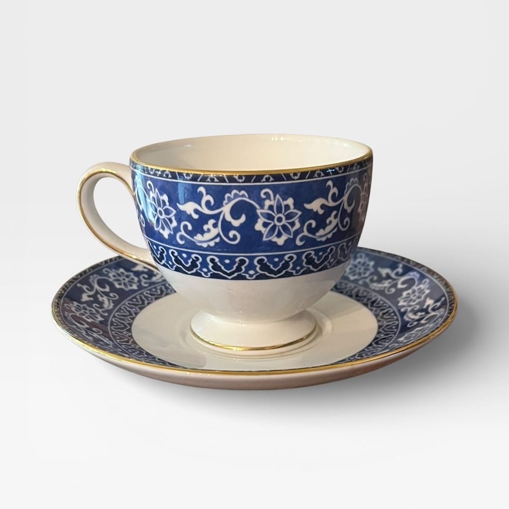 WEDGEWOOD BOKHARA BLUE & WHITE PATTERN TEACUP & SAUCER SET (1996) EXC COND